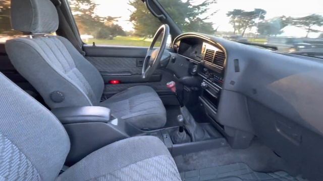 1994 TOYOTA 4Runner SR5 Manual 4x4 смотреть онлайн