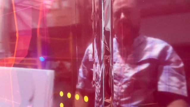 Full Wrap Commercial Trailer смотреть онлайн