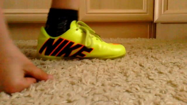 Обзор сороконожек и футзалок Nike Mercurial смотреть онлайн