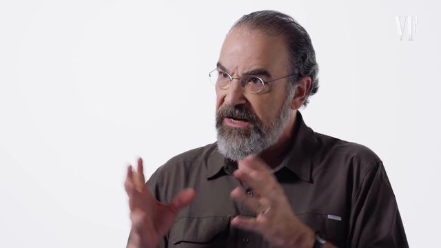 David Harbour, Edie Falco & Jeff Daniels Teach You How to Make it in Hollywood | Vanity Fair смотреть онлайн