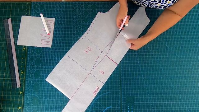Модное платье на все случаи жизни. Как раскроить платье с присборкой и оригинальной планкой смотреть онлайн