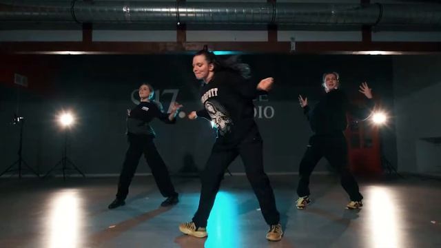 Курс Hip-Hop для начинающих с Сашей Кузьменко смотреть онлайн