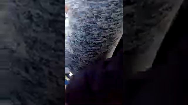 У мальчика язык прилип к трубе. смотреть онлайн