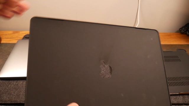 WoodWe Real Walnut Wood Macbook Pro Case смотреть онлайн