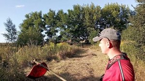 Косим бурьян на даче. Специальная насадка для триммера. Участок становится больше. В деревне хорошо