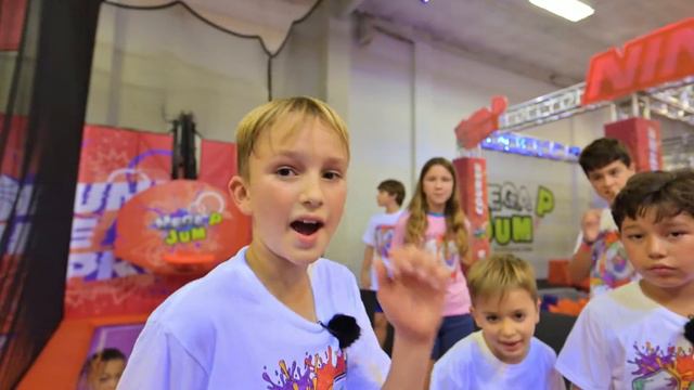 Vlad's Birthday in Extreme TRAMPOLINE PARK | 24 HOUR CHALLENGE смотреть онлайн