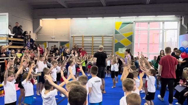 «ЮНЫЕ ЗВЕЗДОЧКИ» СПОРТДЖИМ смотреть онлайн