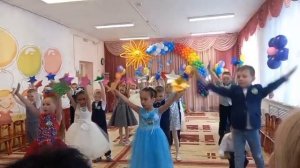 Танец выпускников «Зажигаем звезды»