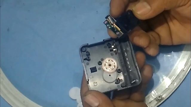 Wall Clock Stops Working , How To Fix / Repair It nano_Tech смотреть онлайн