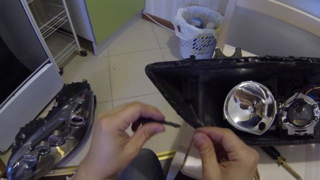 Mazda 6 GG GY - замена стёкол фар, часть 2 - разборка и сборка смотреть онлайн