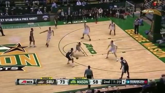 Denzel Gregg incredible dunk against George Mason смотреть онлайн