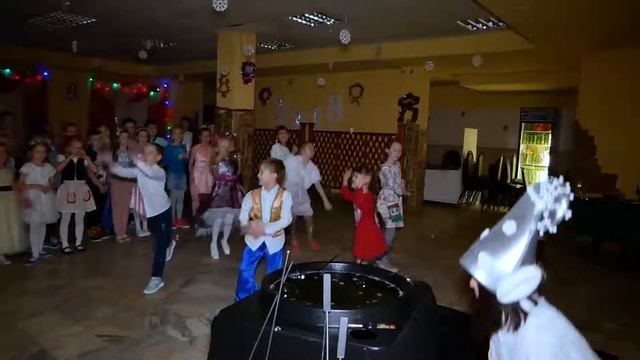 Новый год 2018 в центре иностранных языков "SMART" смотреть онлайн