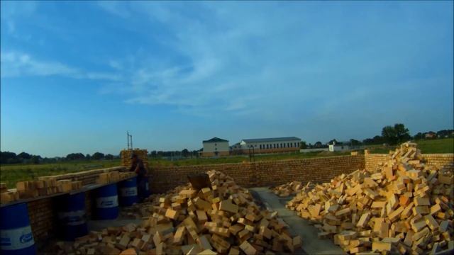 МПС Алматы. Кирпичная кладка. День 3 ий. 14.06.2017. смотреть онлайн