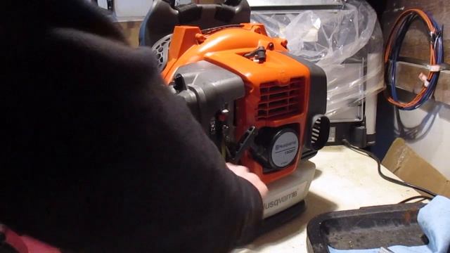 Leaf Blower Tune Up Maintenance Husqvarna 150bt by Cullins Service смотреть онлайн