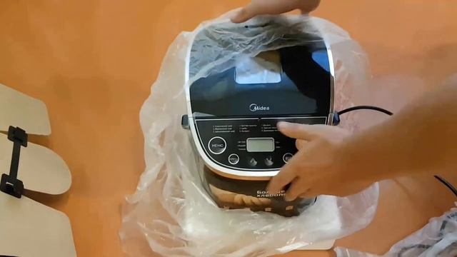 Midea BM 220Q3 - обычная, хорошая хлебопечь смотреть онлайн