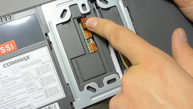 Commax CDV-43N видеодомофон цветной