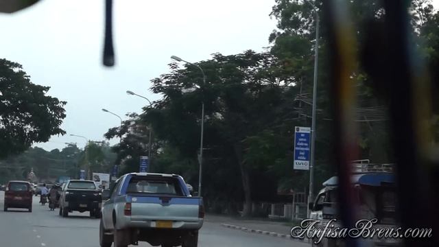 За визой студента. По улицам Вьентьян в поисках ресторана. Laos. 3 смотреть онлайн