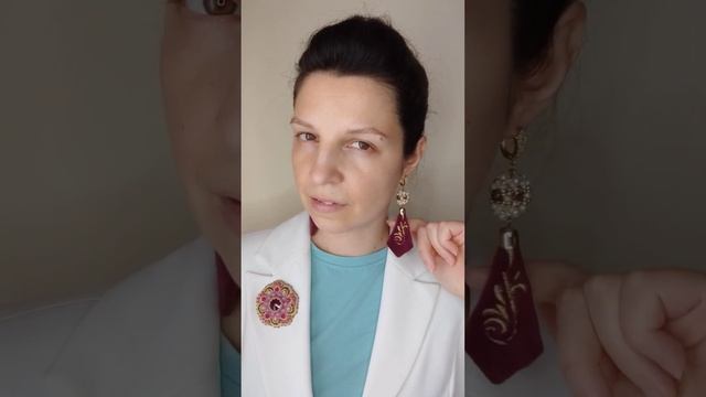 Плетёные серьги с велюровым галстучком смотреть онлайн