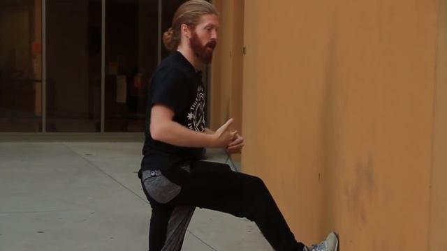 How to Wall Run | Wall Climb Tutorial - How To Parkour смотреть онлайн