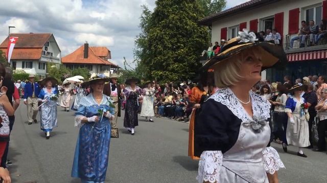 08. Bourgeois Et Bourgeoises De Fribourg  Musicanto Wünnewil 2015 Festumzug