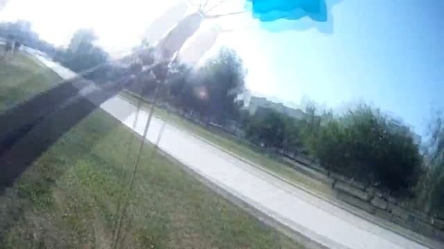 Прыжки с парашютом в Перми. Приземление на городскую эспланаду 2013 смотреть онлайн