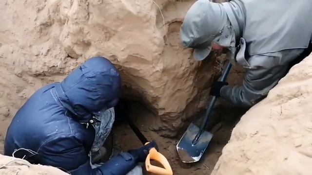 По боевому пути 28 армии. Три каски за коп. смотреть онлайн