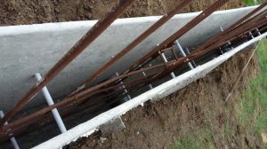 Подпорная стенка - забор своими руками 2