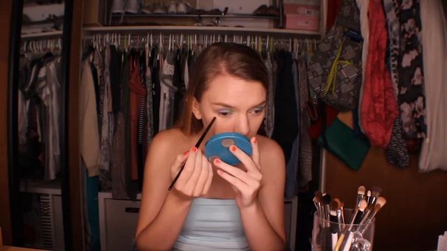 Glitter Tear Drop Makeup tutorial смотреть онлайн