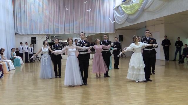 Республиканский кадетский бал «Есть в осени первоначальной короткая, но дивная пора…» смотреть онлайн