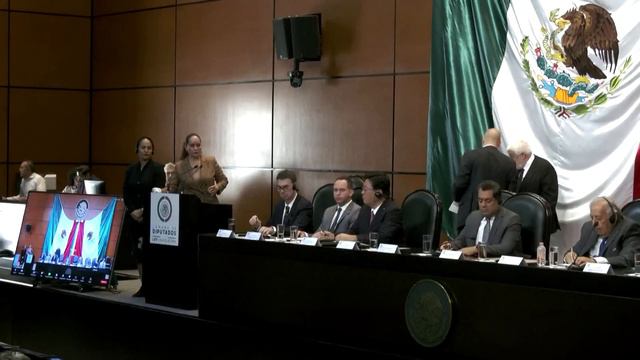 Video shows Mexico remains 'Non-Human' on display смотреть онлайн
