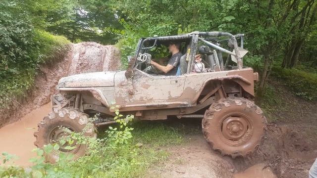 Mammut Park Jeep V8 смотреть онлайн