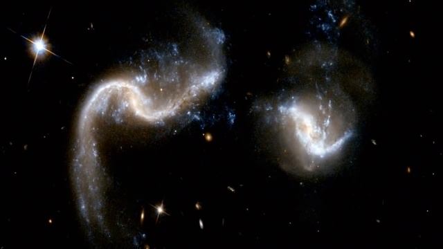 Hubblecast 16. Галактики в бешенстве! смотреть онлайн