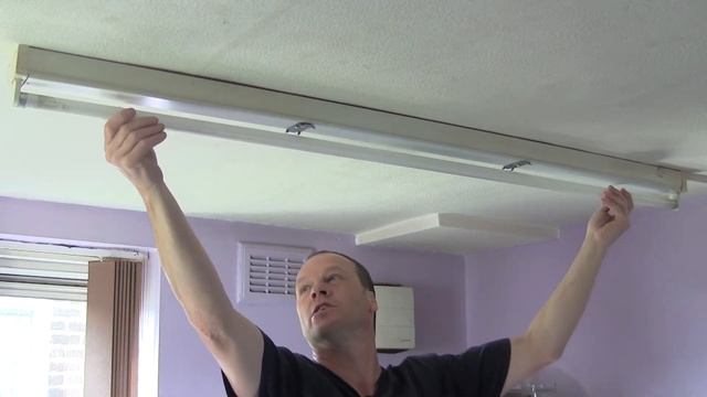 How to change a fluorescent tube - kitchen light bulb смотреть онлайн