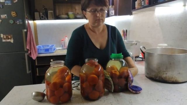 Много яблок.Очень вкусный рецепт помидоры в яблочном соке смотреть онлайн