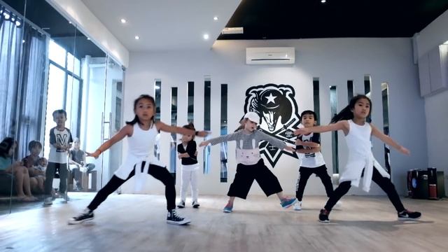 MDS | Kids Dance (Kidz Bop Kids - Uptown Funk) By Fara