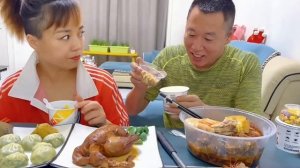 不给他做饭第13天，难怪他吃的这么好呢#eating show#eating challenge#husband and wife eating food#eating#asmr eating