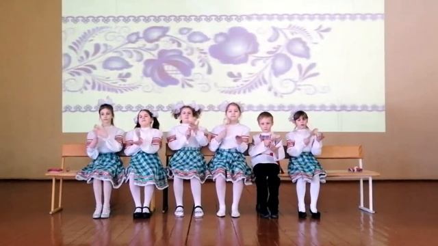 Ансамбль ложкарей "Забавушка" - "Травушка" смотреть онлайн