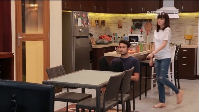 Bastian Sekolah Lagi - Part 1/4 | Tetangga Masa Gitu? S02 E125 | NetMediatama смотреть онлайн