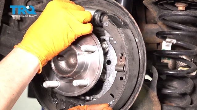 How To Replace Wheel Cylinder 2012-2020 Ford Focus смотреть онлайн