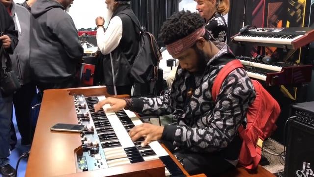 Cory Henry plays the Hammond XK5 смотреть онлайн