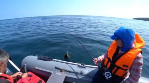 Рыбалка в ОХОТСКОМ море ГИГАНТСКИЙ бычок