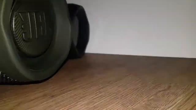 JBL CHARGE 4 Vs JBL FLIP 4 BASS TEST!! смотреть онлайн