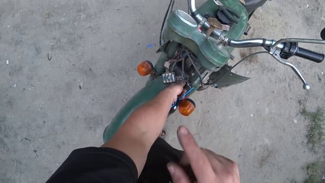 ВОССТАНОВЛЕНИЕ СТАРОГО МОТОЦИКЛА ИЗ 90-х. ПОКАТУШКИ ПО ГОРОДУ, ДАЛЬНЕЙШИЕ ПЛАНЫ - ИНЖЕКТОР. смотреть онлайн