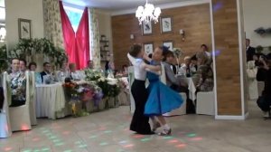 ВАЛЬС. Дети танцуют на свадьбе.