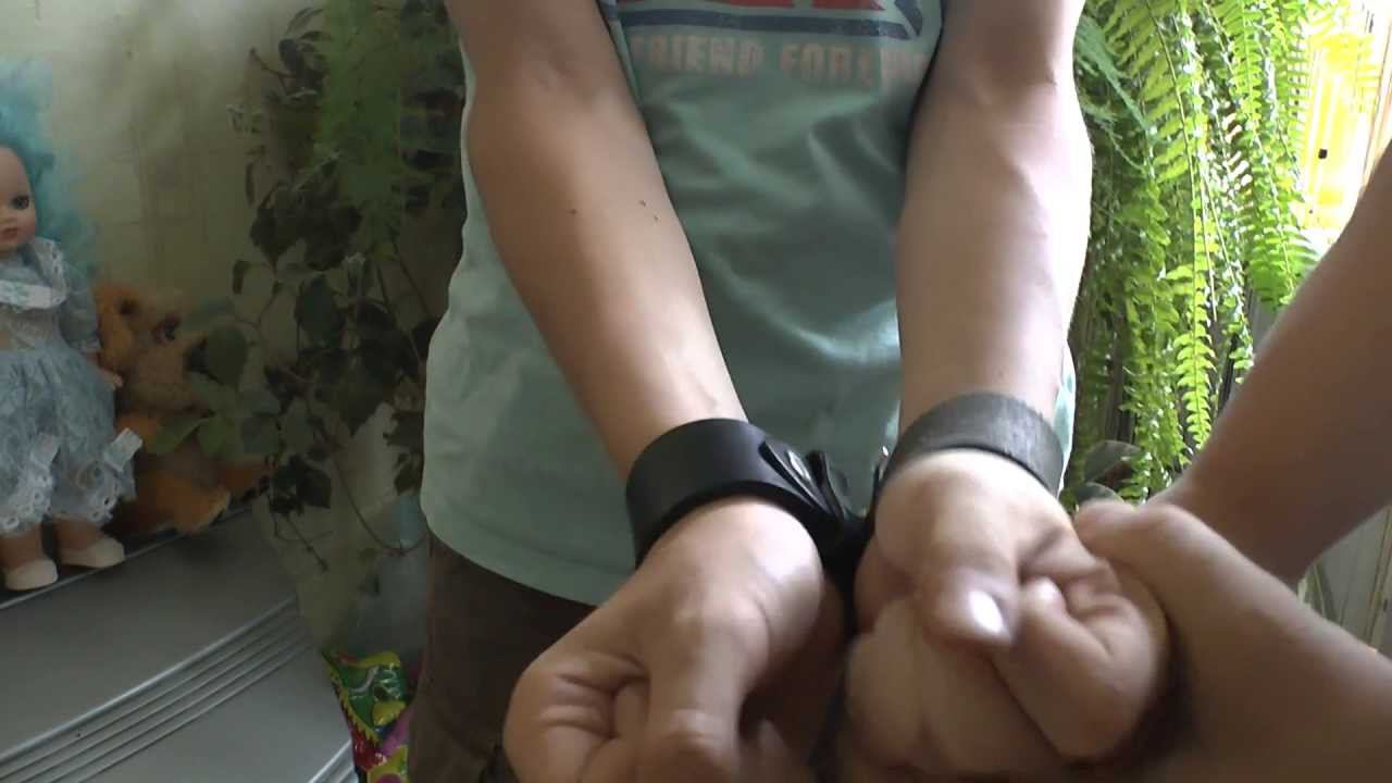 Наручники из поясного ремня - видеоответ для Александра Пономаренко смотреть онлайн