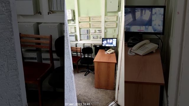 отказываются позвать главного в здании Ленинского районного суда Екатеринбурга смотреть онлайн