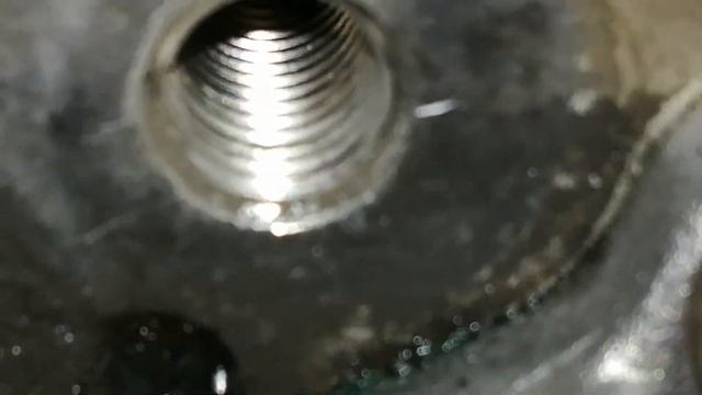 Golf 4 восстановление резьбы в блоке крепления правой опоры двигателя смотреть онлайн