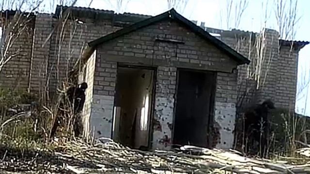 Штурмовики 100-й Бригады НМ ДНР оттачивают навыки ведения боя на полигонах. смотреть онлайн