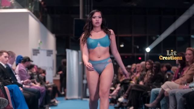 London Fashion Week by Fashion show live Designer Megans Choix Model Yvonne Martinez смотреть онлайн