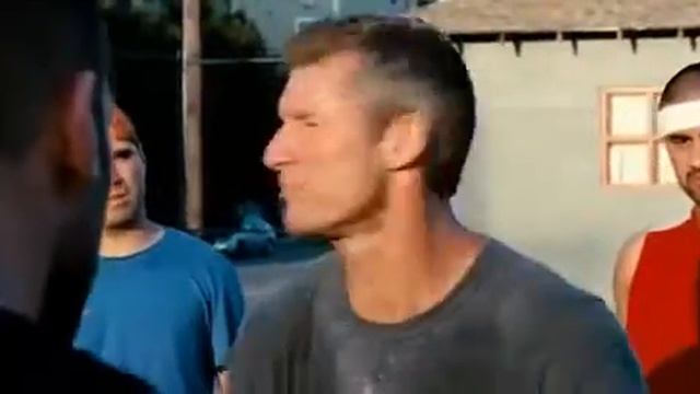 Вот как надо девушку защищать! смотреть онлайн